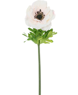 La Fleur Artificielle Anémone Real Touch Rose 52 cm possède une seule fleur rose clair avec de fins pétales, un cœur foncé, des feuilles vertes et une longue tige, sur un fond blanc.