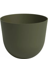 La Jardinière Havanna Ø40cm x H33cm est un pot de fleur vert olive mat de forme ronde et lisse et à large ouverture, sur fond blanc.