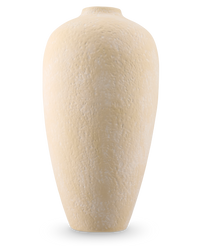 De Vaas Calm Bloom 42 cm beige is een hoge, ovale vaas van keramiek met een gestructureerd oppervlak en een smalle opening, tegen een effen witte achtergrond.