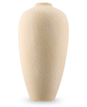 Un vase Calm Bloom grand et structuré en blanc cassé, mesurant 42 cm de haut et avec une ouverture étroite en haut, représenté sur un fond blanc uni.