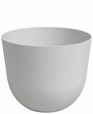 Le Jardinière Havanna Ø40cm x H33cm est un pot de fleur rond en plastique gris clair avec une surface lisse et sans décorations visibles ni trous de drainage.