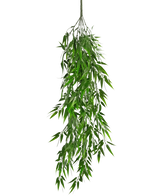 La plante artificielle suspendue Bambou UV 80 cm possède de longues feuilles vertes fines qui pendent gracieusement jusqu'à la tige, sur un fond blanc uni.