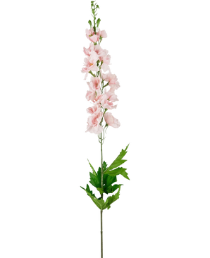 De Kunstdelphinium Real Touch Roze 90cm heeft een enkele hoge steel met lichtroze, ruche bloemen en groene bladeren tegen een witte achtergrond.