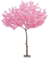De Kunstboom Kersenbloesem Roze 270 cm is een hoge kunstboom met een bruine stam en levendige roze bloesem, die lijkt op een kersenbloesem, die alleen tegen een witte achtergrond staat.